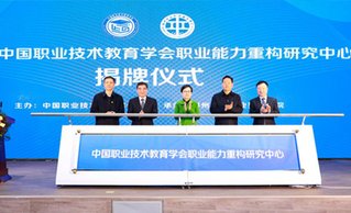 两者都保留在站内即可形成完整阅读路径